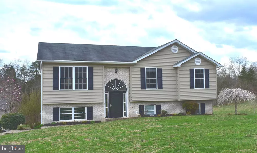 294 CORIANDER, Bunker Hill, WV 25413