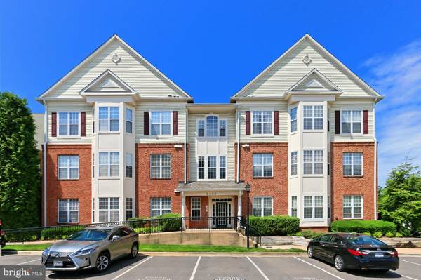 6480 CHEYENNE DR #T-02, Alexandria, VA 22312