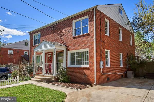 1104 S BUCHANAN ST, Arlington, VA 22204