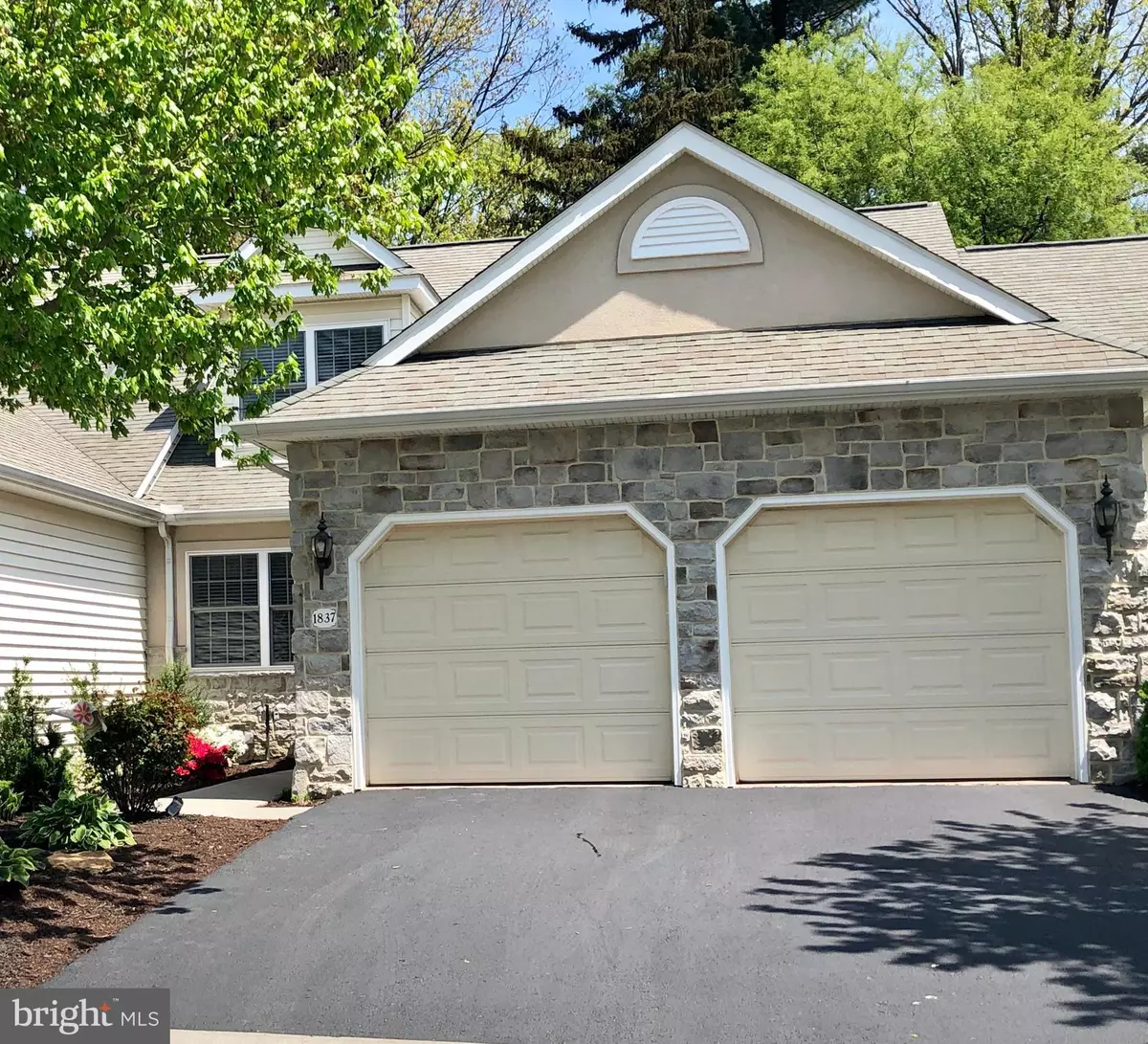 Lancaster, PA 17602,1837 WINDSONG LN