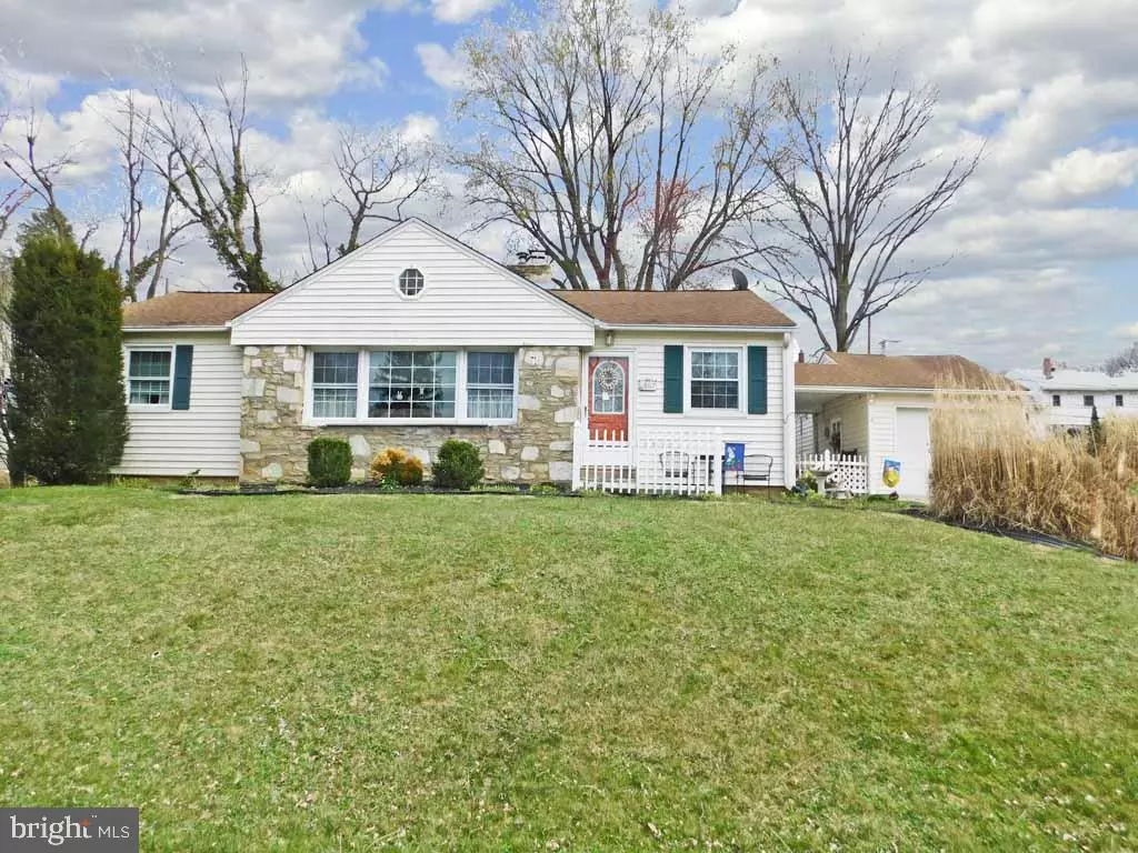 Huntingdon Valley, PA 19006,957 CLAIRE AVE