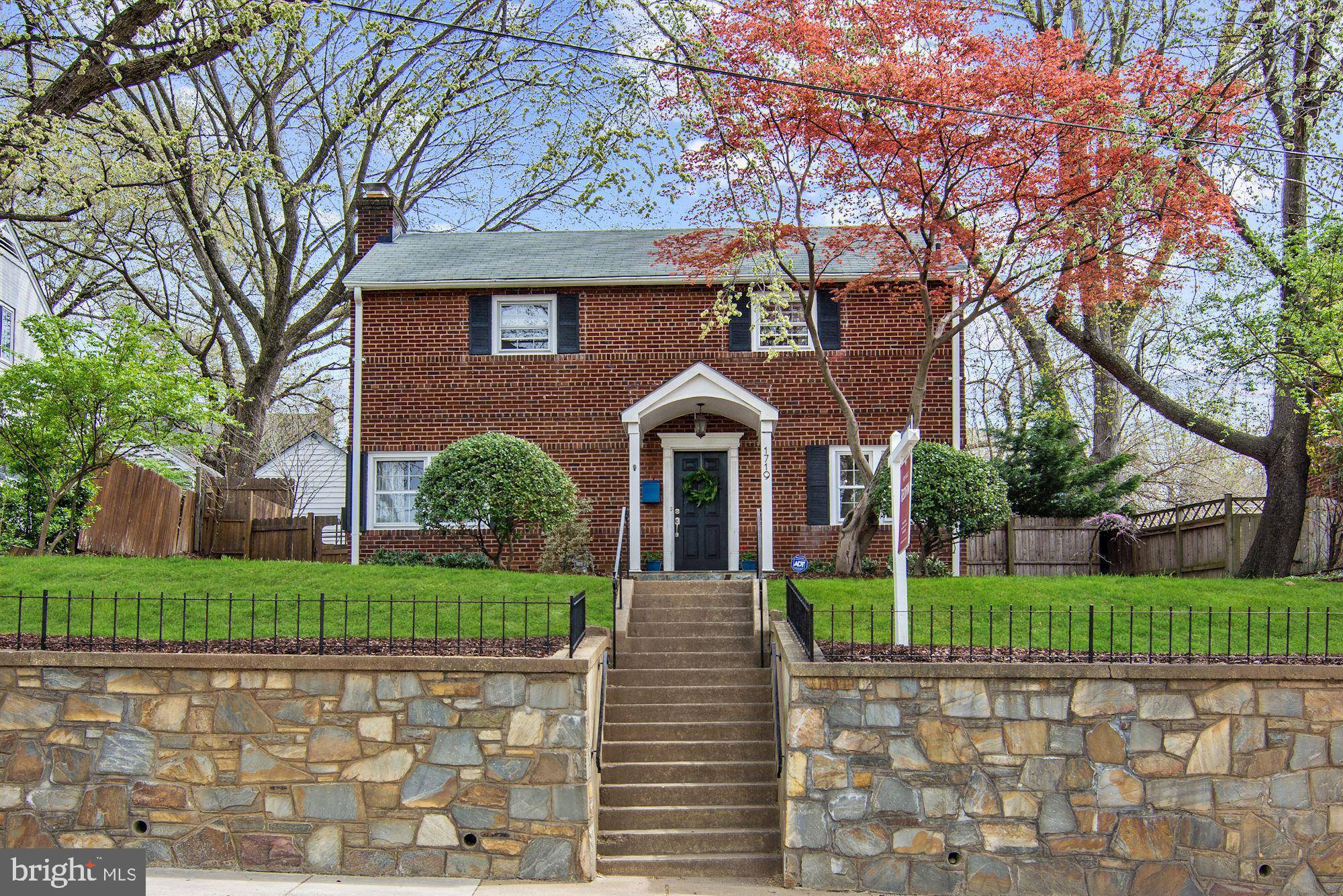 1719 N GLEBE RD, Arlington, VA 22207