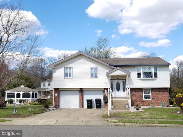 20 LAKEVIEW DR, Waterford Works, NJ 08089