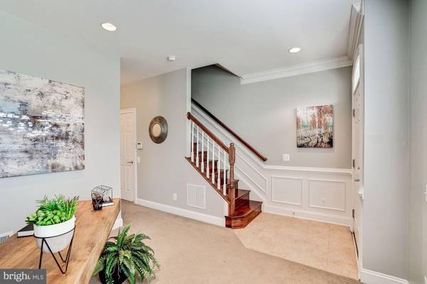 Fairfax, VA 22031,9501 CANONBURY SQ