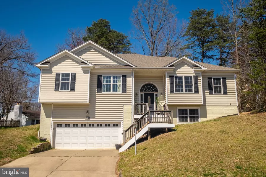 16108 EDGEWOOD DR, Dumfries, VA 22025