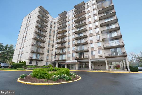 3245 RIO DR #1012, Falls Church, VA 22041