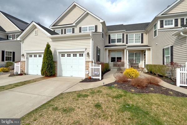 51 OVERLOOK DR, Mount Laurel, NJ 08054