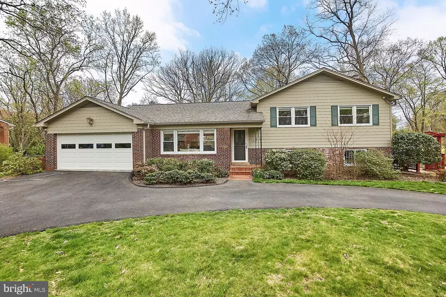 3407 GREENTREE DR, Falls Church, VA 22041