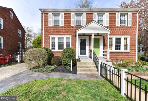 2617 S VEITCH ST, Arlington, VA 22206