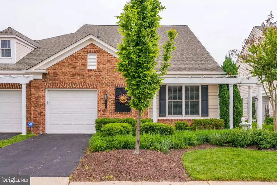 44486 MALTESE FALCON SQ, Ashburn, VA 20147