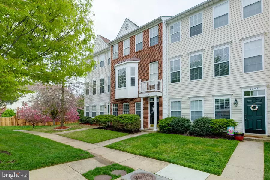 6603 HUNTER CREEK LN, Alexandria, VA 22315