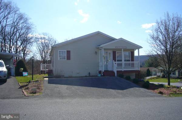 Womelsdorf, PA 19567,2 WESTVIEW TER