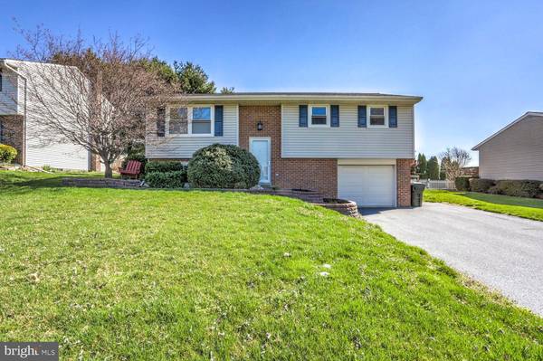 329 BARBERRY DR, Lancaster, PA 17601