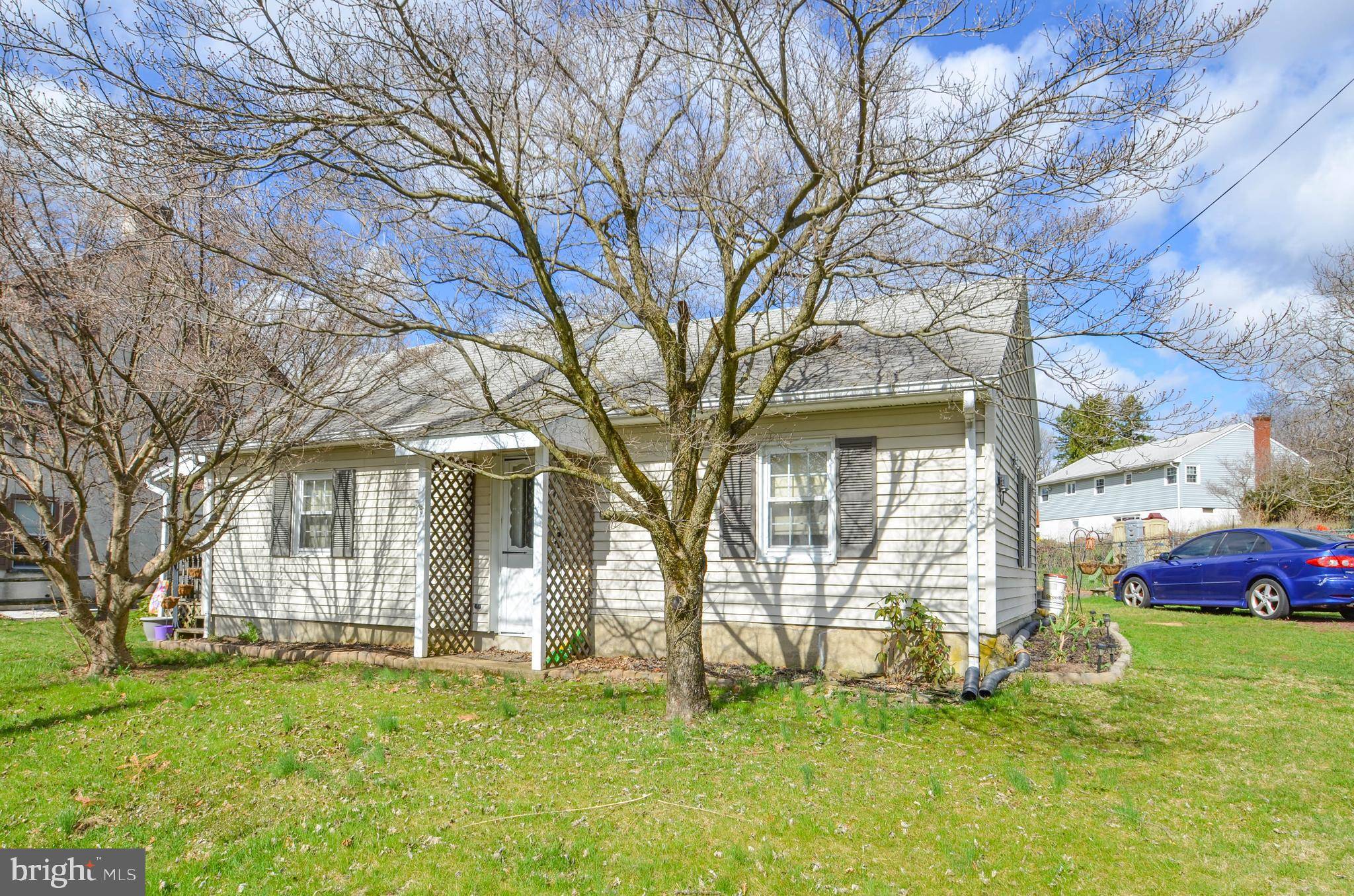 916 PUBLIC RD, Bethlehem, PA 18015