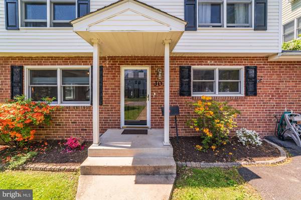 303 GROVE AVE, Falls Church, VA 22046