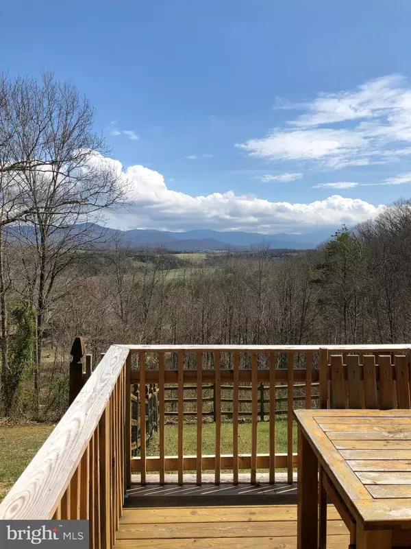 Luray, VA 22835,173 GRAND VIEW DR