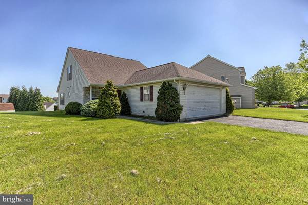 697 BLOSSOM HILL LN, Dallastown, PA 17313