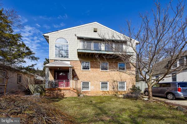 3305 22ND ST N, Arlington, VA 22201