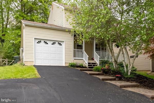 1109 VERMONT LN, Downingtown, PA 19335