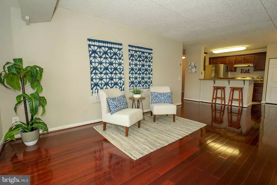 75 S REYNOLDS ST #220, Alexandria, VA 22304