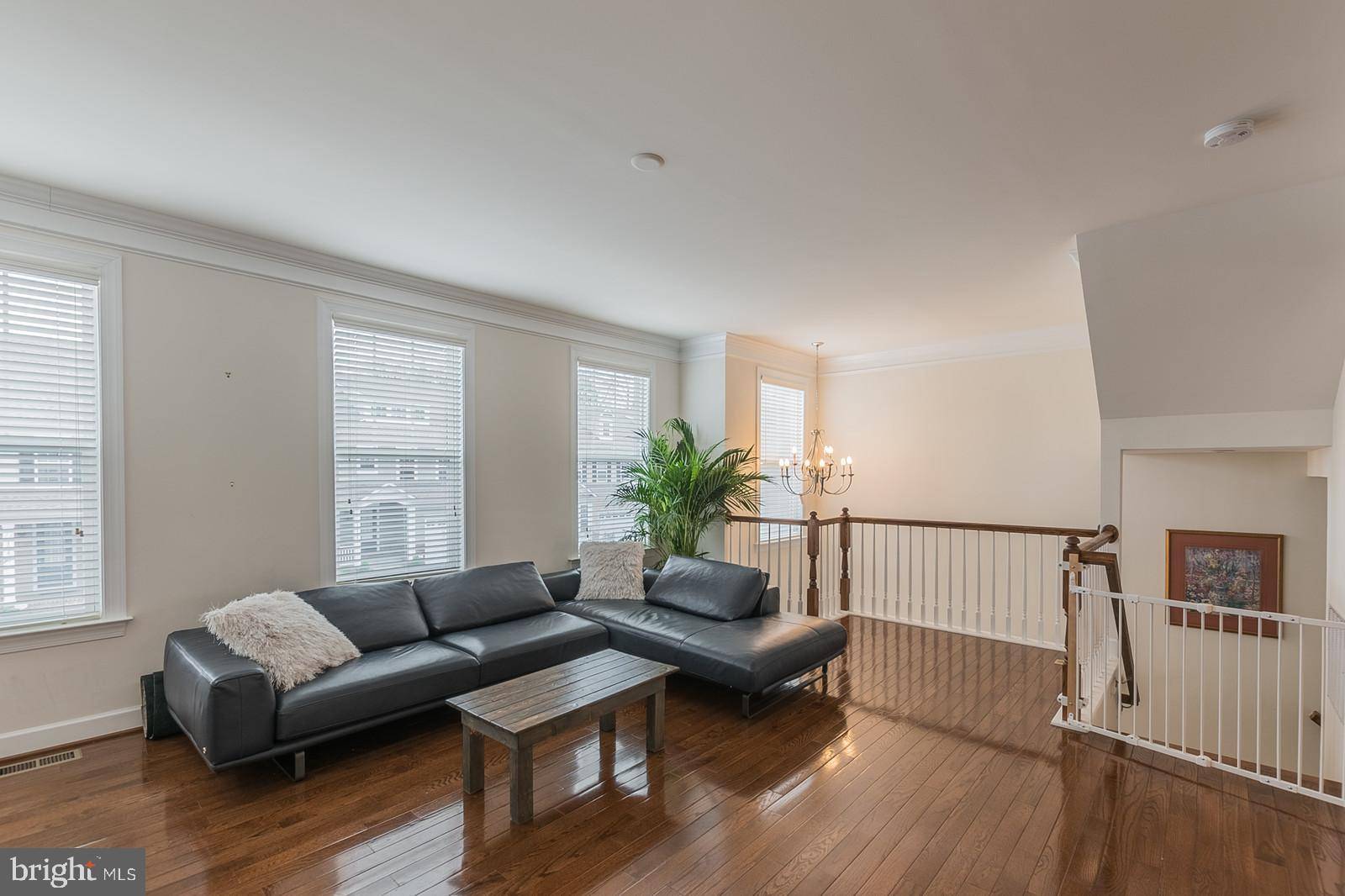 Oakton, VA 22124,10273 GREENSPIRE DR