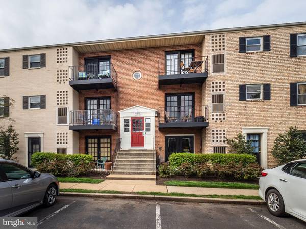 420 N ARMISTEAD ST #301, Alexandria, VA 22312