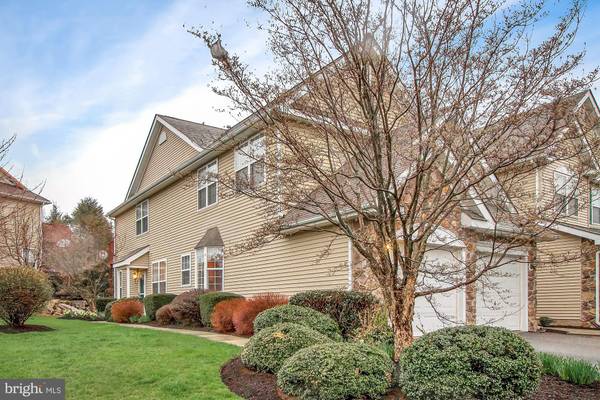 900 COUNTRY LN, Morgantown, PA 19543