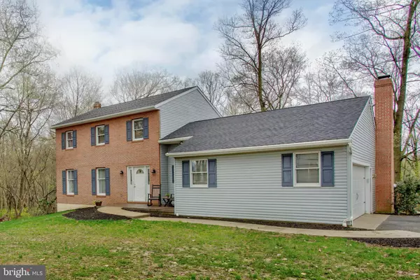 68 MCKELVEY LN, Holtwood, PA 17532