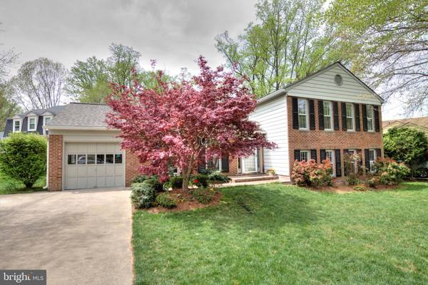 Annandale, VA 22003,9111 MEADOW RUE LN