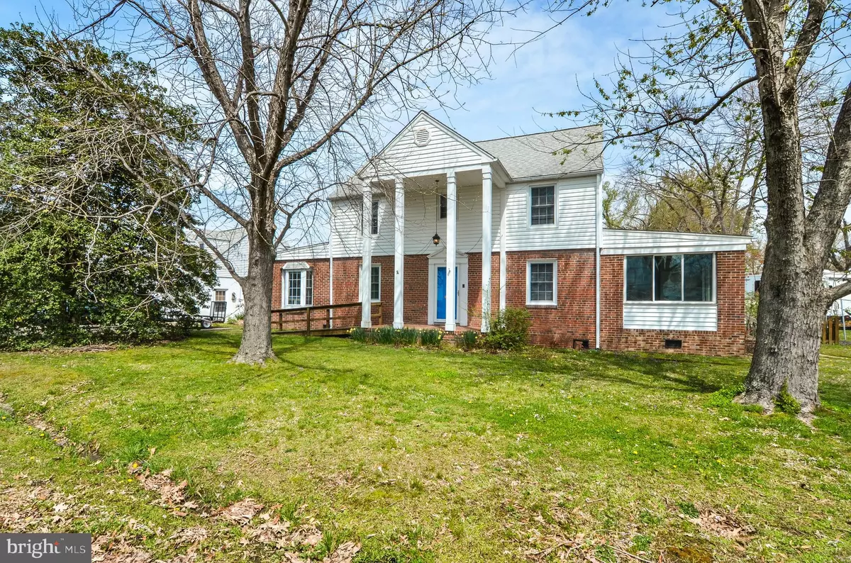 Colonial Beach, VA 22443,810 ROBIN GROVE LN