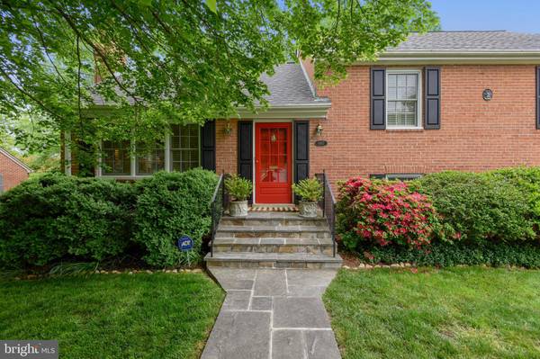 6907 CLEMSON DR, Alexandria, VA 22307