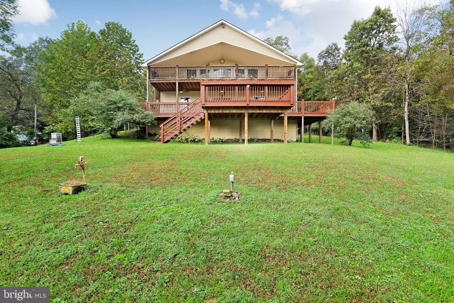 653 LAKE SAINT CLAIR DR, Winchester, VA 22603