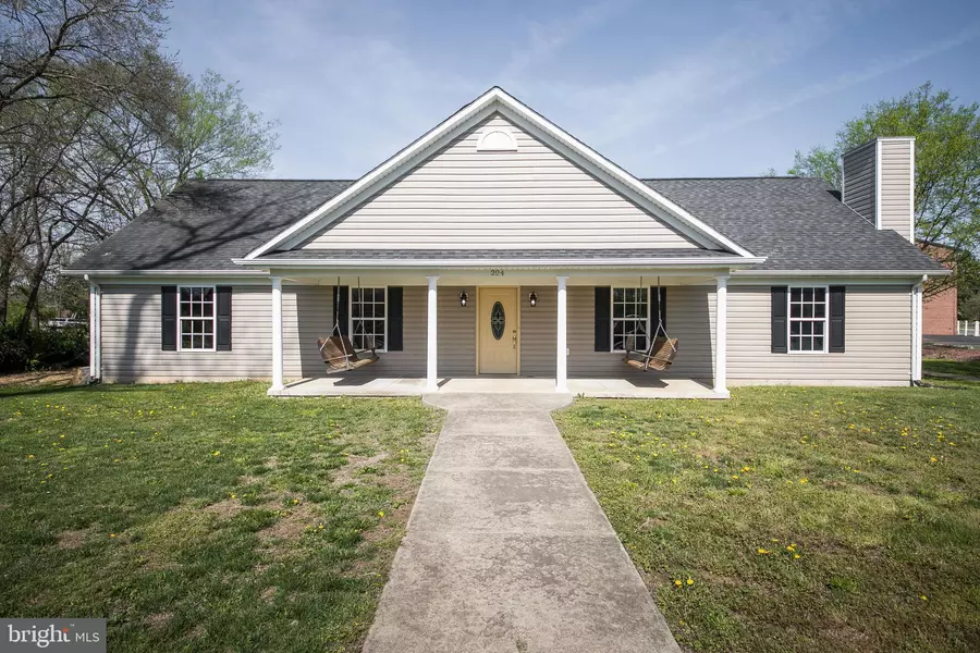 204 N FRANKLIN ST, Remington, VA 22734