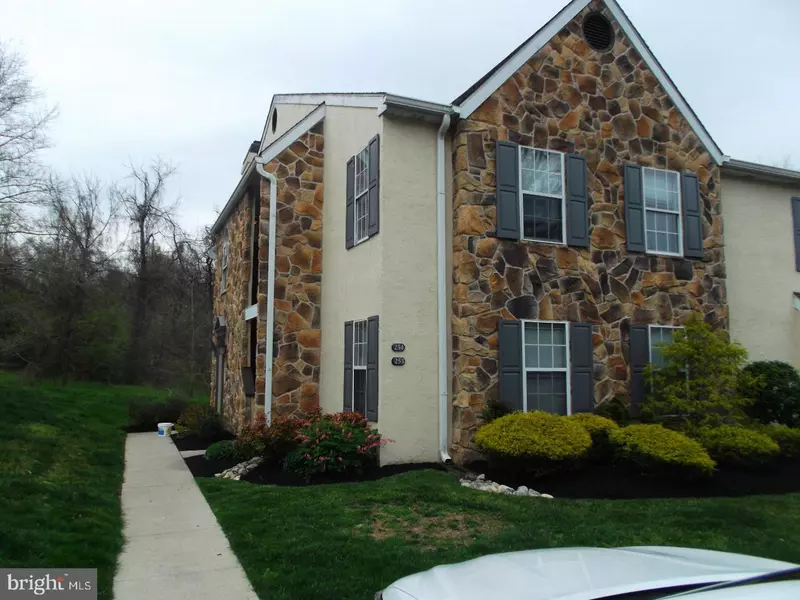 253 VALLEY STREAM LN, Chesterbrook, PA 19087