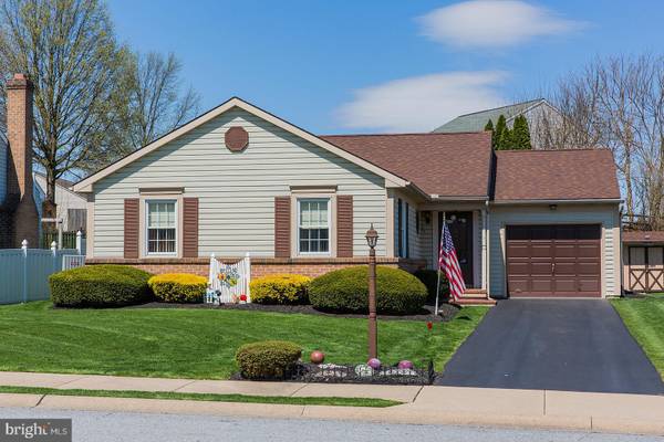 New Holland, PA 17557,215 SYCAMORE LN