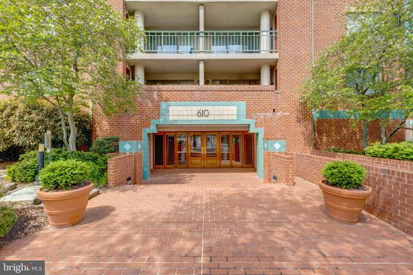 610 N WEST ST #304, Alexandria, VA 22314