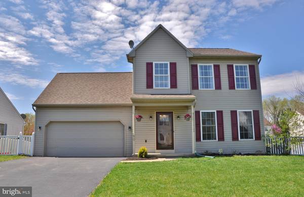 90 SILVER MAPLE CT, Mount Wolf, PA 17347