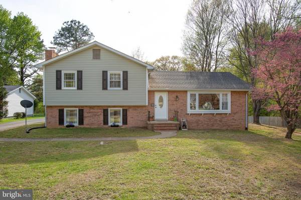 29 WAKEFIELD AVE, Fredericksburg, VA 22405