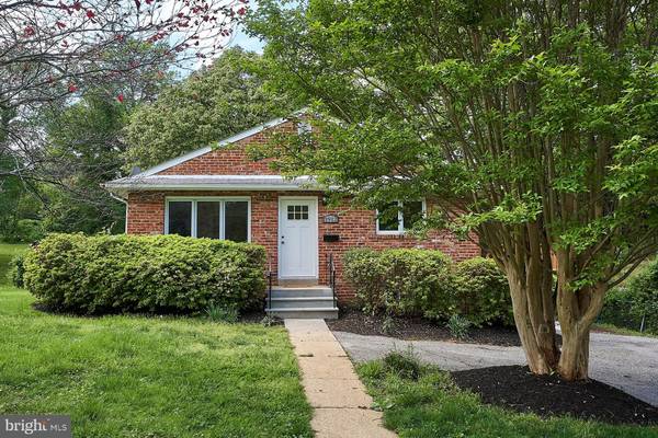 3912 LARCHWOOD RD, Falls Church, VA 22041