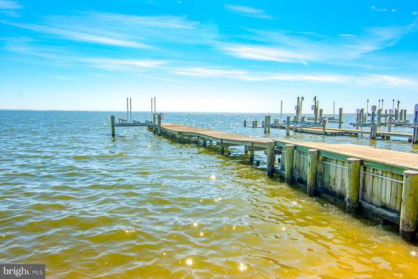 4027 BAY DR, Middle River, MD 21220