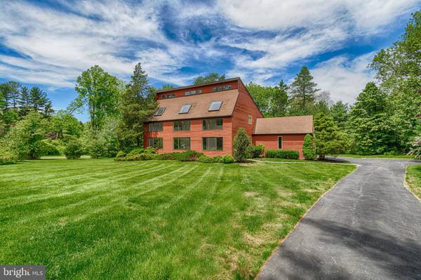 3525 GOSHEN RD, Newtown Square, PA 19073