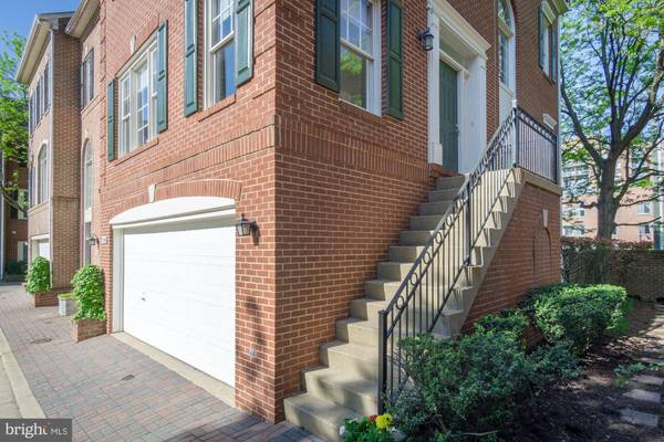 Arlington, VA 22201,1154 N VERNON ST