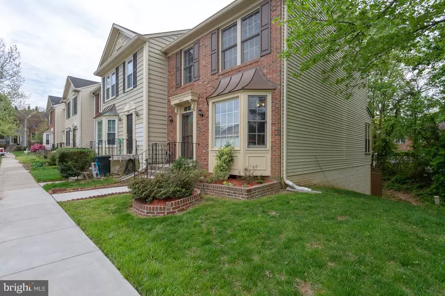 7843 SHEPHERD HILLS CT, Lorton, VA 22079