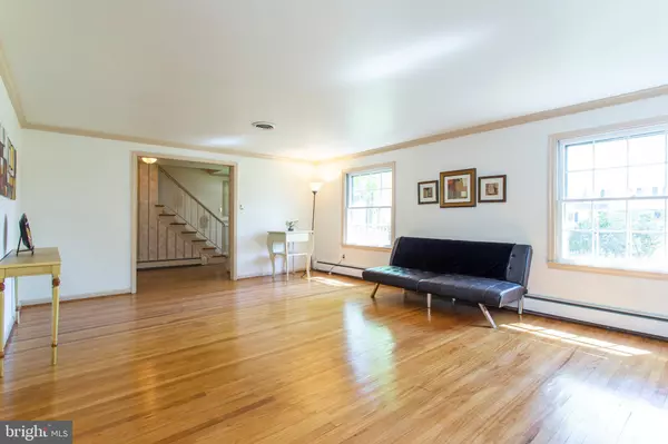 Wallingford, PA 19086,212 GLENDALE RD