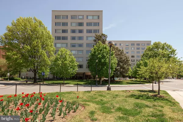 2475 VIRGINIA AVE NW #617, Washington, DC 20037