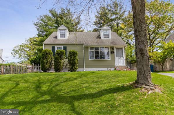 9 WOODHILL RD, Newtown Square, PA 19073