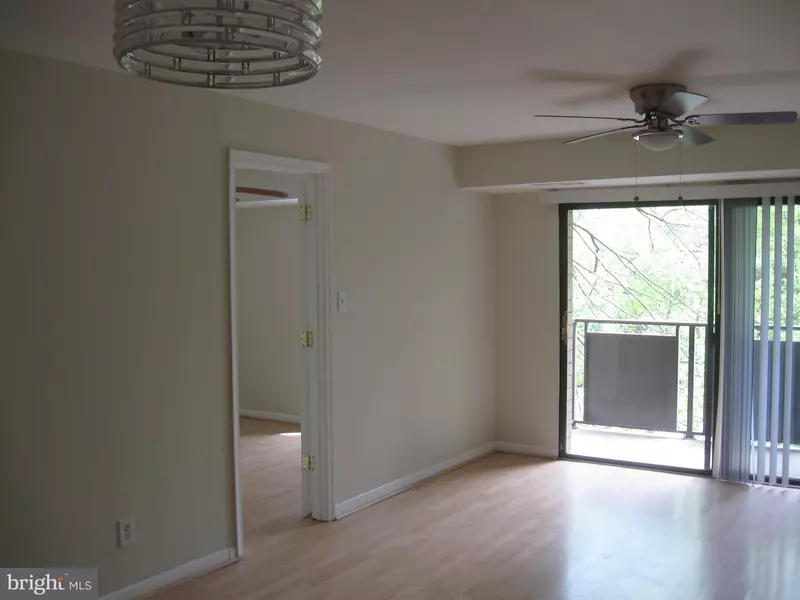 3100 S MANCHESTER ST #214, Falls Church, VA 22044