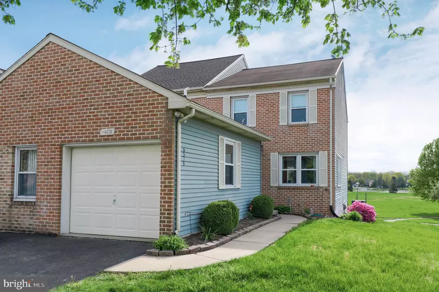 6578 HOLLOW DR, East Petersburg, PA 17520