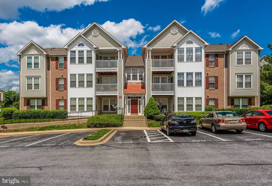 901 BLUE LEAF CT #10 1B, Frederick, MD 21701