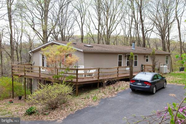 106 TURKEY RD, Kempton, PA 19529